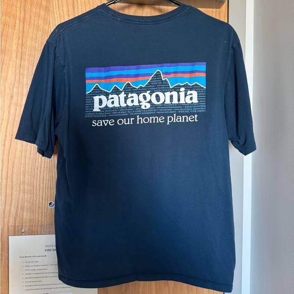 Men’s Patagonia shirt - Picture 2 of 2
